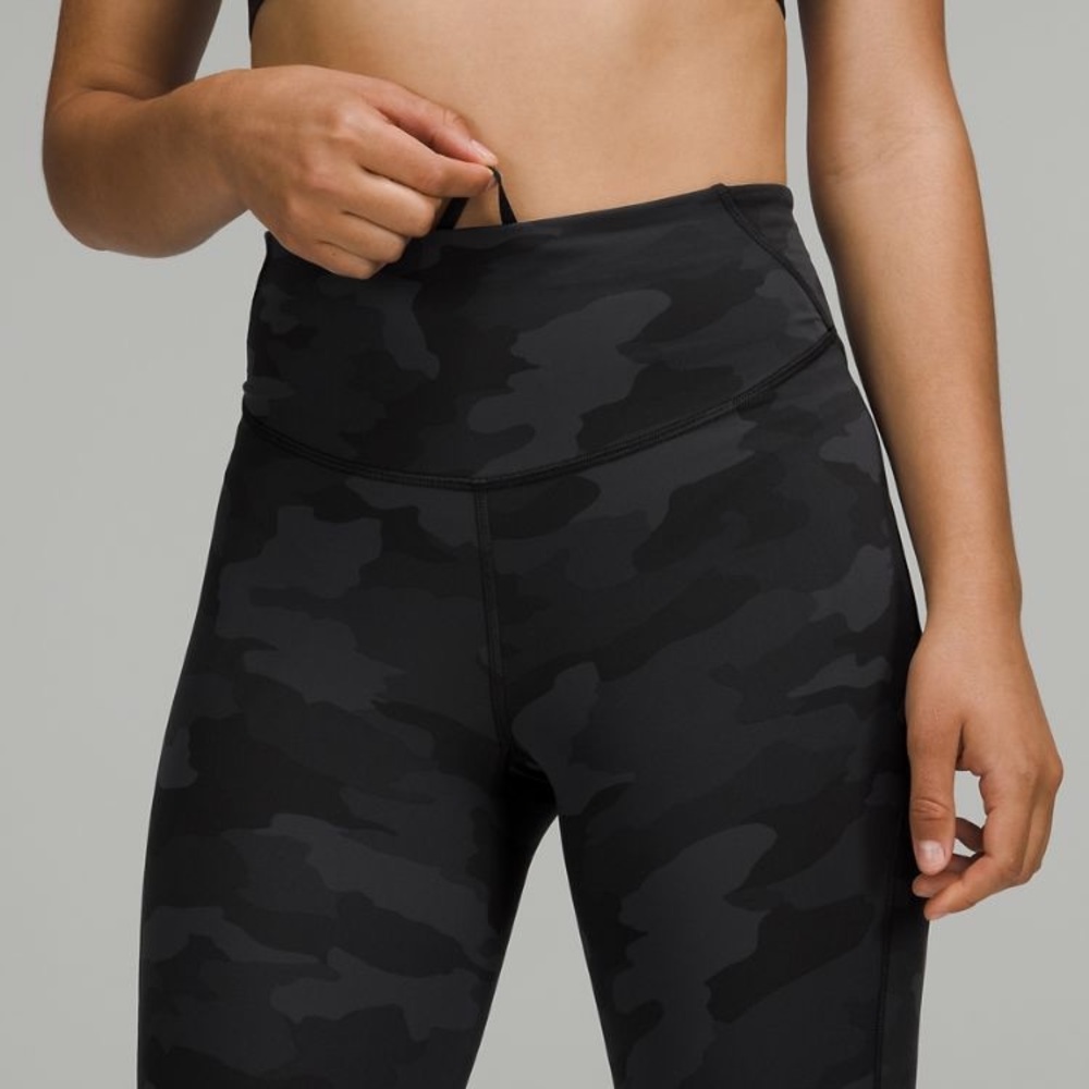 🆕 Lululemon Base Pace HR Tight 25” 🆕 - Picture 4 of 9